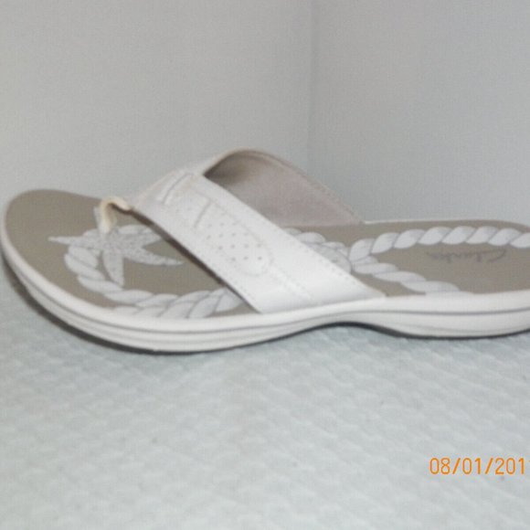 NEW CLARKS WHITE LEATHER SLIDE THONG  SANDALS SZ 9 - Picture 2 of 3